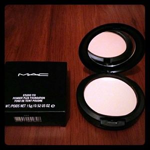 MAC COSMETICS Studio Fix Powder NC25 Foundation